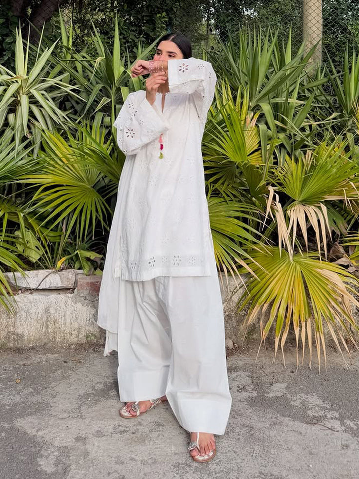Damen Lockertes Tunika-Set mit Broderie Anglaise und weiten Pluderhosen Echoarchiv