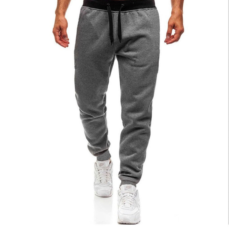 Herren taillierte Jogginghose mit elastischem Komfortbund, verstellbarem Kordelzug, eingearbeiteten Seitentaschen und geripptem Knöchelabschluss – Marzano