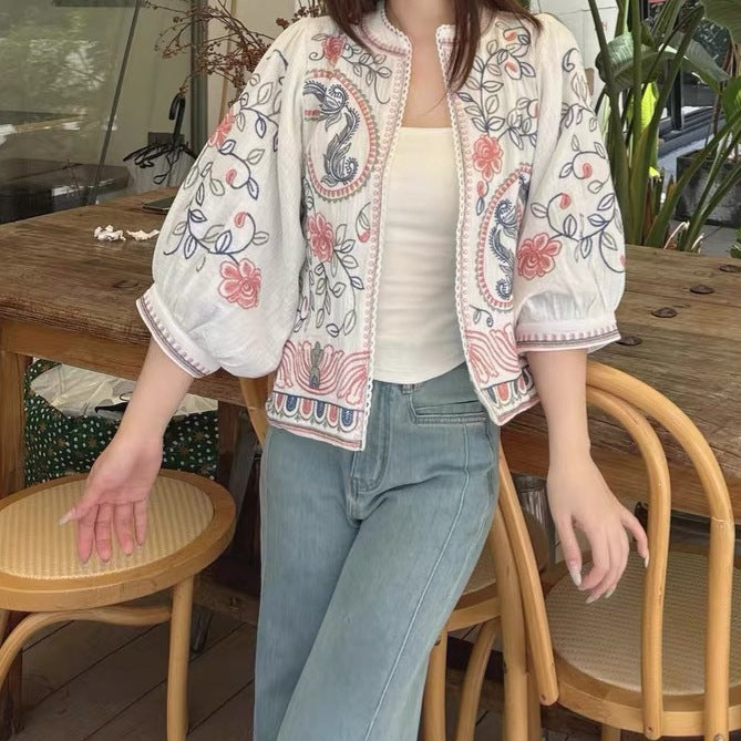 Damen Gestepptes Kimono-Jäckchen mit floraler Stickerei Echo Archiv