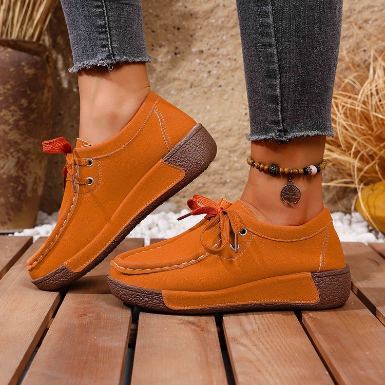 Damen mokassinartige Plateau-Sneaker mit Velourslederoptik, dekorativer Handnaht und stoßdämpfender Profilsohle Echo Archiv