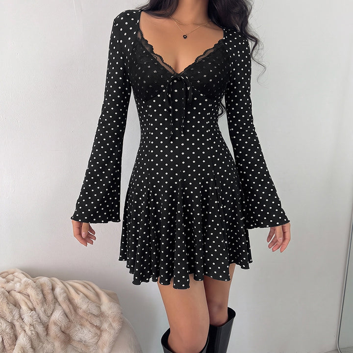 Damen Verspieltes Minikleid mit Spitze und Punkten Echo Archiv