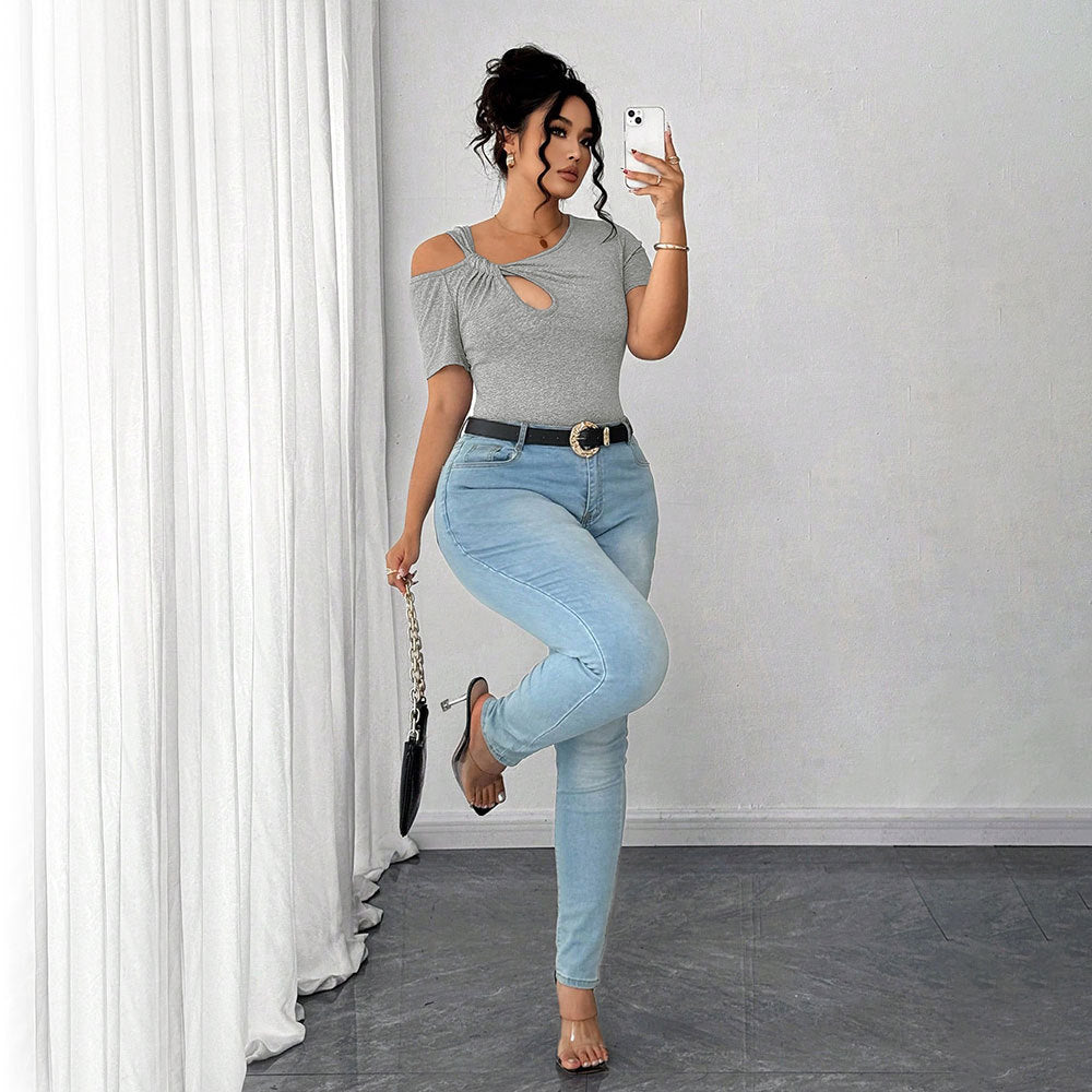 Damen Figurbetontes Kurzarm-Body mit asymmetrischem Ausschnitt und Knotendetail Echo Archiv