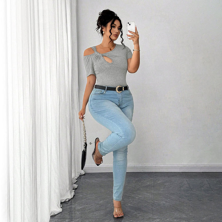 Damen Figurbetontes Kurzarm-Body mit asymmetrischem Ausschnitt und Knotendetail Echo Archiv
