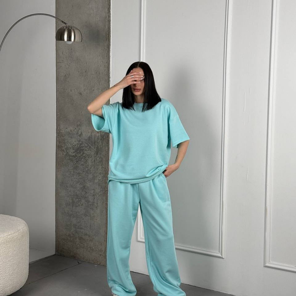 Damen weit geschnittenes Lounge Set mit weicher Sweatpants und boxy T Shirt – Élanora