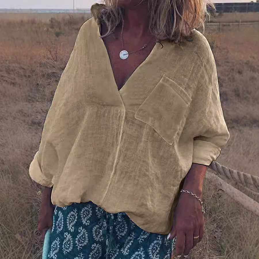 Damen Oversized Leinen-Look Bluse mit tiefem V-Ausschnitt, aufgesetzter Brusttasche und hochgerollten Dreiviertelärmel – Élovi