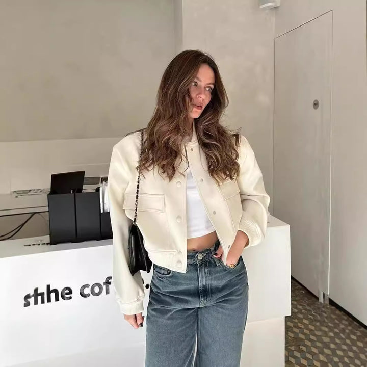 Damen Kurzjacke im Bomberstil mit Leoparden‑Fauxfell und Rippbündchen Echo Archiv