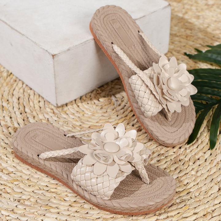 Damen Geflochtene Zehentrenner‑Sandalen mit XXL‑Blütenapplikation und gepolstertem Komfortfußbett – Sorelia