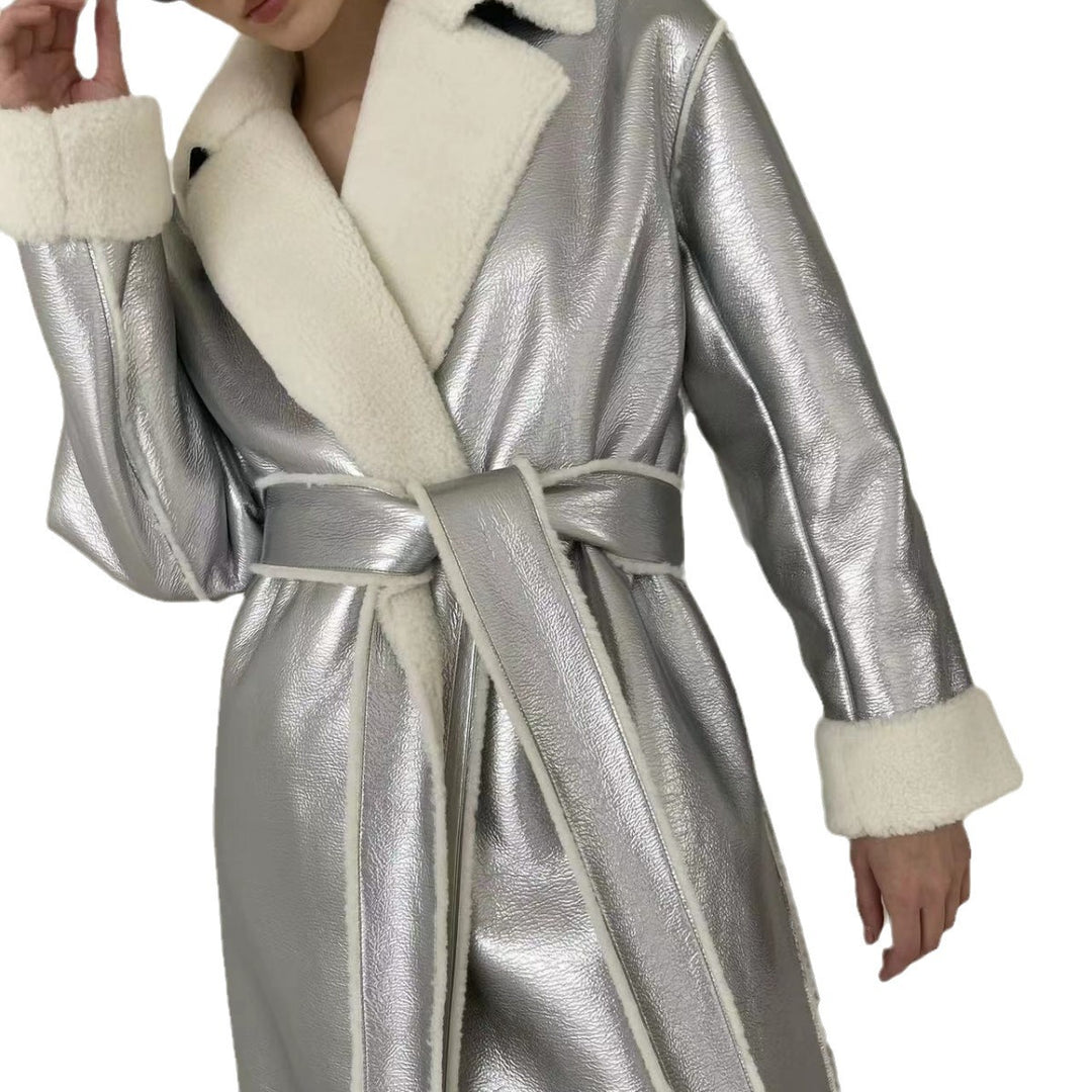 Damen Longline-Mantel aus Metallic‑Material mit Teddyfutter und überschnittener Schulter Echo Archiv