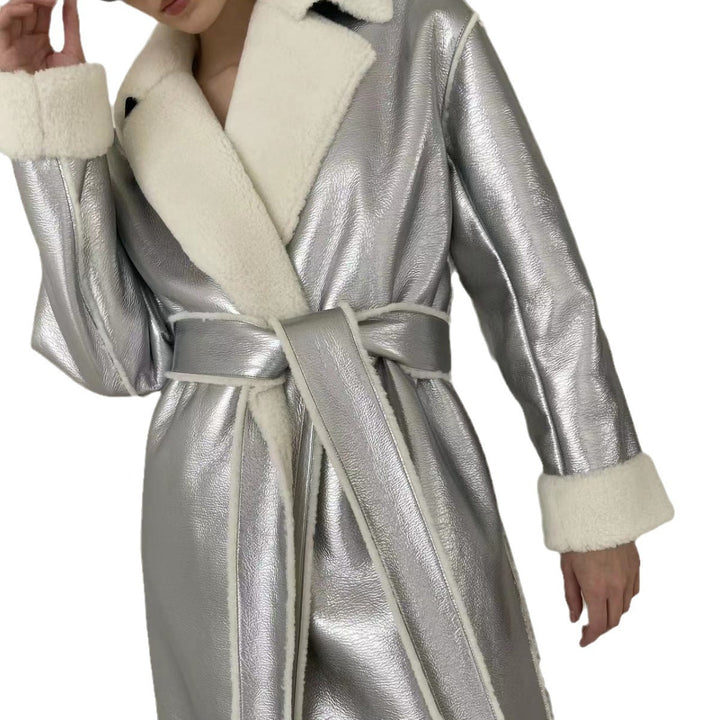 Damen Longline-Mantel aus Metallic‑Material mit Teddyfutter und überschnittener Schulter Echo Archiv