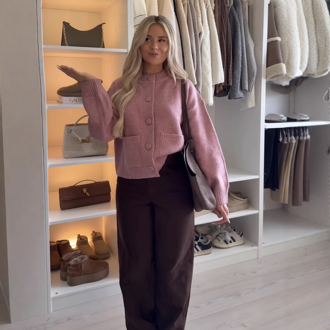 Damen Feinstrick‑Cardigan mit Rundhals, aufgesetzten Taschen und kastiger Silhouette Echo Archiv