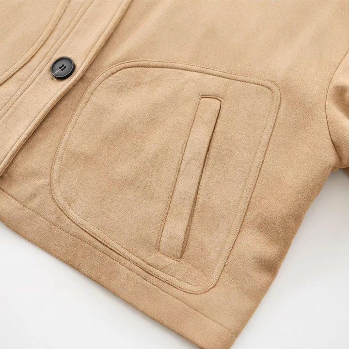Damen Cropped-Boxy-Übergangsjacke in Veloursoptik mit Hemdkragen und aufgesetzten Taschen Echoarchiv
