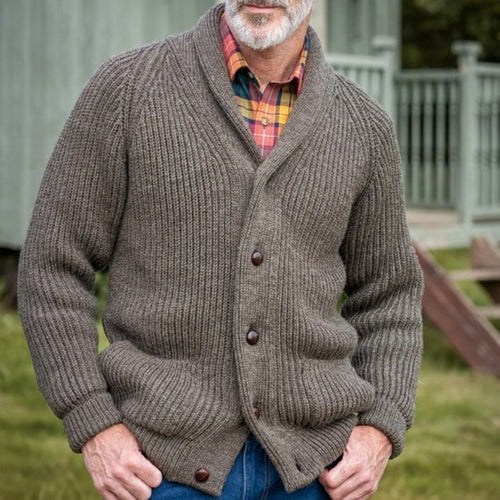 Herren grob gestrickter Cardigan mit praktischen Taschen und modernem V-Ausschnitt Echoarchiv