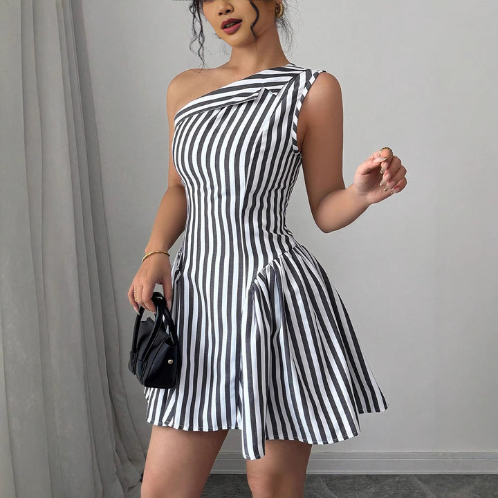 Damen Schulterfreies Streifen-Kleid mit eleganten Falten Echo Archiv