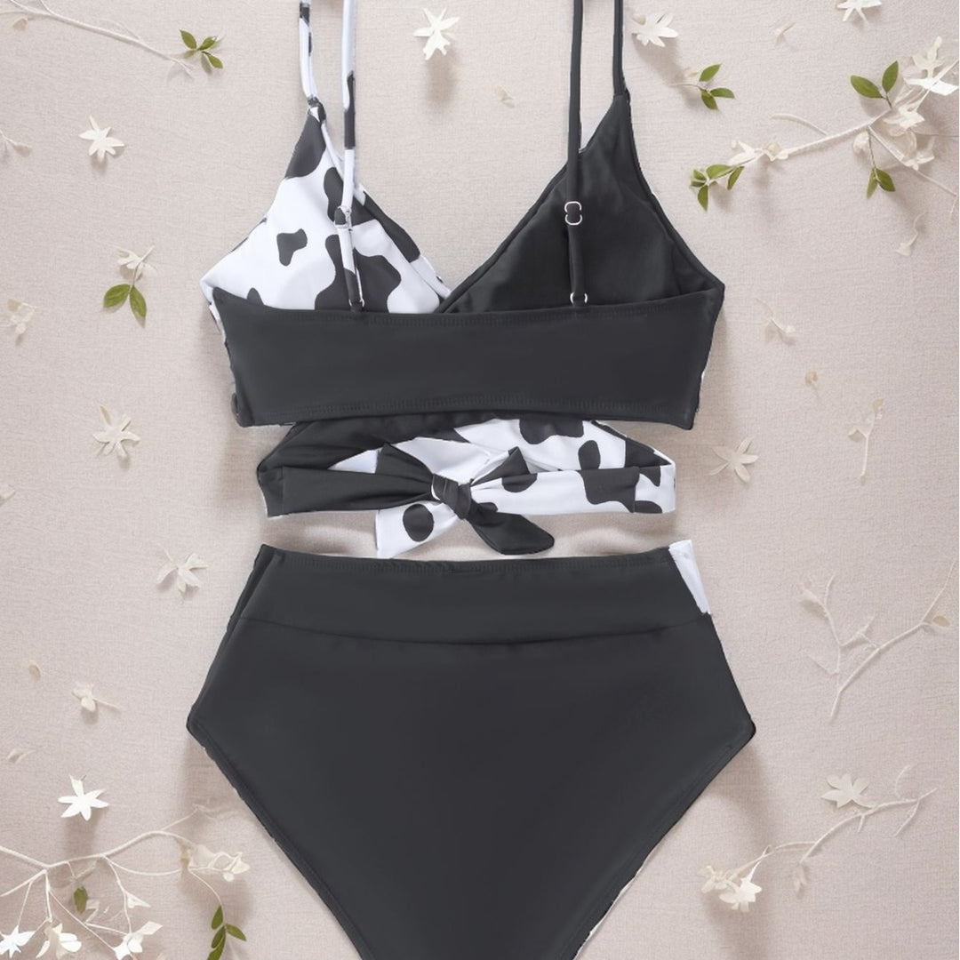 Damen Hoch geschnittener Bikini mit asymmetrischem Design und herausforderndem Look Echo Archiv