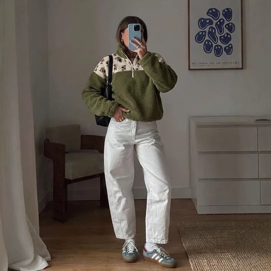 Damen Teddy-Fleece-Pullover mit Stehkragen, floralem Besatz und halbem Reißverschluss Echoarchiv