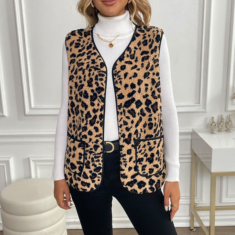 Damen Gefütterte Teddy‑Weste mit Leopardenmuster und aufgesetzten Taschen – Célinea