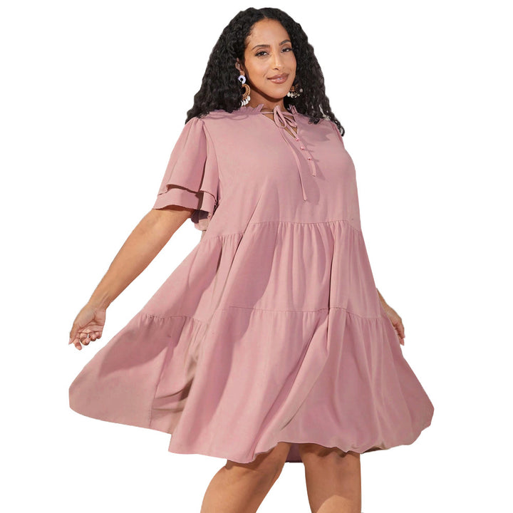 Damen luftiges Freizeitkleid mit verspielten Rüschen und elegantem Bindegürtel Echo Archiv