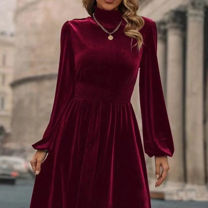 Damen Samtkleid mit hochgeschlossenem Design und eleganten langen Ärmeln Echoarchiv