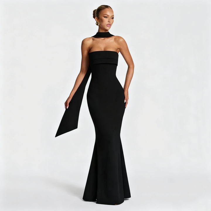 Damen Abendkleid mit eleganter Schleppe Echo Archiv