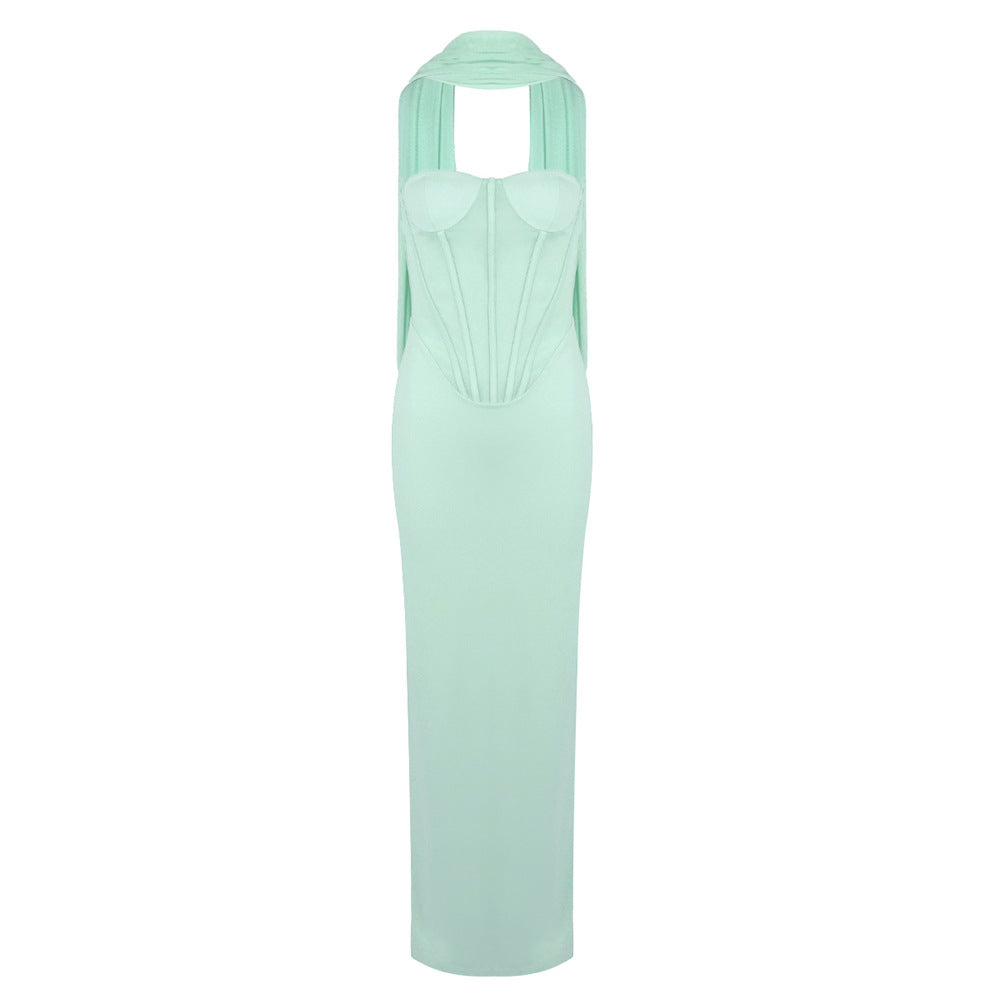 Damen Körpernahes Maxikleid mit eleganter Drapierung und innovativem Rückendesign Echo Archiv