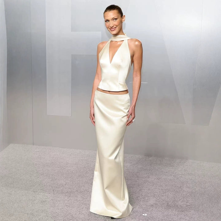 Damen Elegantes Maxikleid mit tiefem V-Ausschnitt und figurbetontem Schnitt Echo Archiv