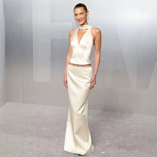 Damen Elegantes Maxikleid mit tiefem V-Ausschnitt und figurbetontem Schnitt Echo Archiv