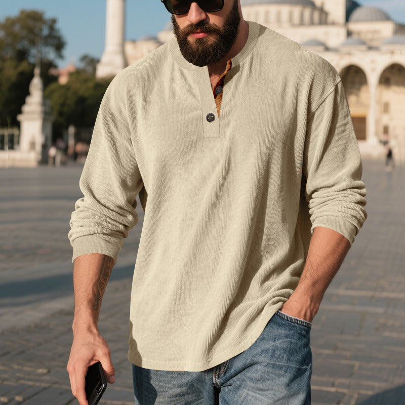 Herren Langarm-Henley-Shirt mit strukturiertem Material und modischen Knopfdetails Echoarchiv