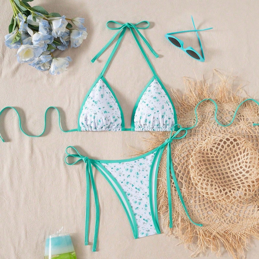 Damen verspielter Triangel-Bikini mit seitlichen Bindebändern Echo Archiv