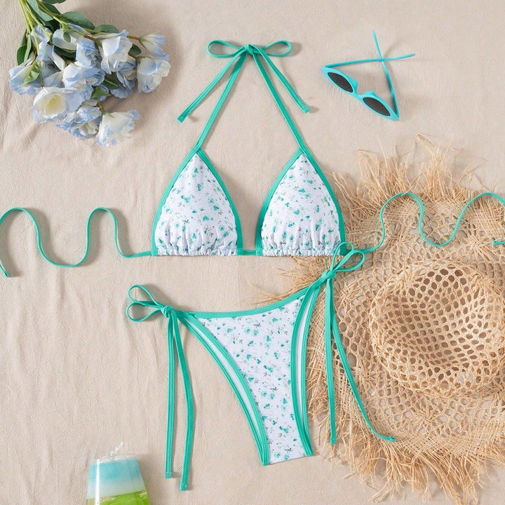 Damen verspielter Triangel-Bikini mit seitlichen Bindebändern Echo Archiv