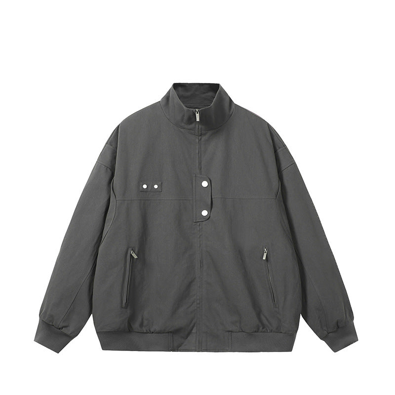 Herren modische Steppjacke mit hohem Kragen und seitlichen Reißverschlusstaschen Echoarchiv