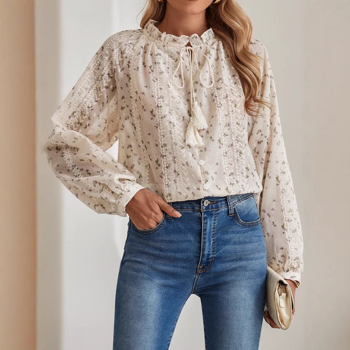Damen Boho-Spitzenbluse mit Stickerei, V-Ausschnitt, Quasten & Ballonärmeln – Avérine