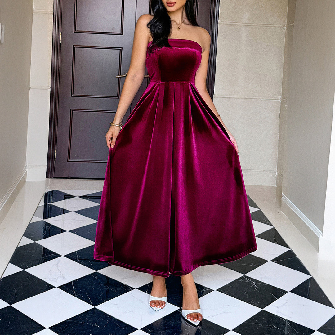 Damen Elegantes Maxikleid aus samtigem Material mit schulterfreiem Design Echo Archiv