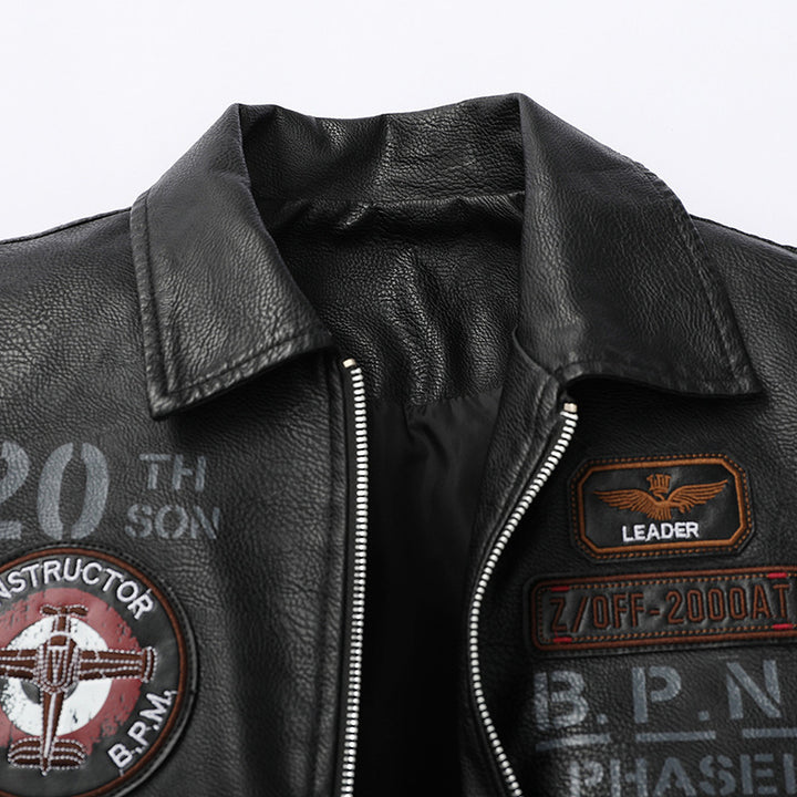 Herren Pilotenblouson im Vintage-Lederlook mit Patch‑Applikationen, Pattentaschen und Ärmel‑Utilityfach Echo Archiv