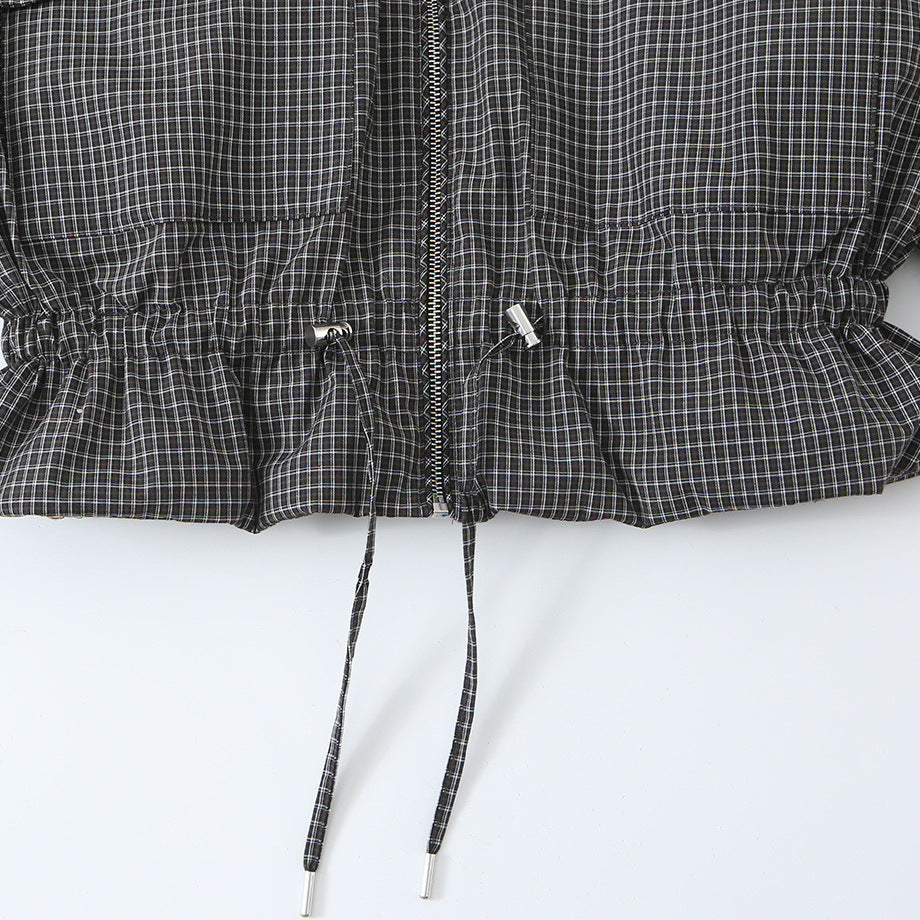 Damen Kurzjacke im karierten Utility-Bomber mit hohem Stehkragen und Kordelzug-Taille Echoarchiv
