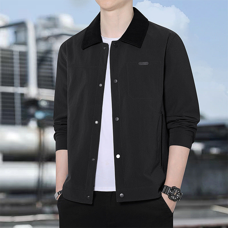 Herren Leichte Freizeitjacke mit Cordkragen, Druckknopfleiste und verdeckten Reißverschlusstaschen Echoarchiv