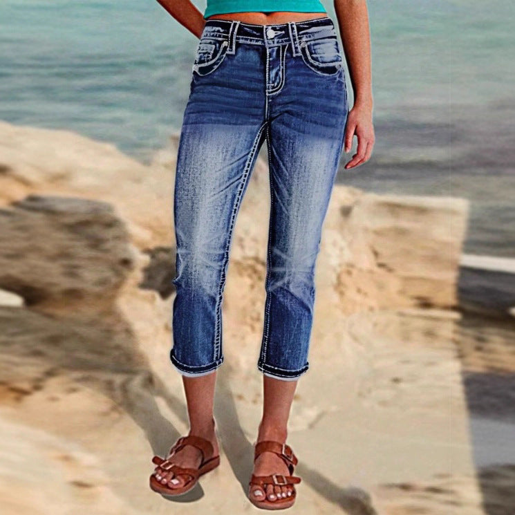 Damen kurz geschnittene Jeans mit Umschlag, mittelhoher Taille und Used‑Waschung Echo Archiv