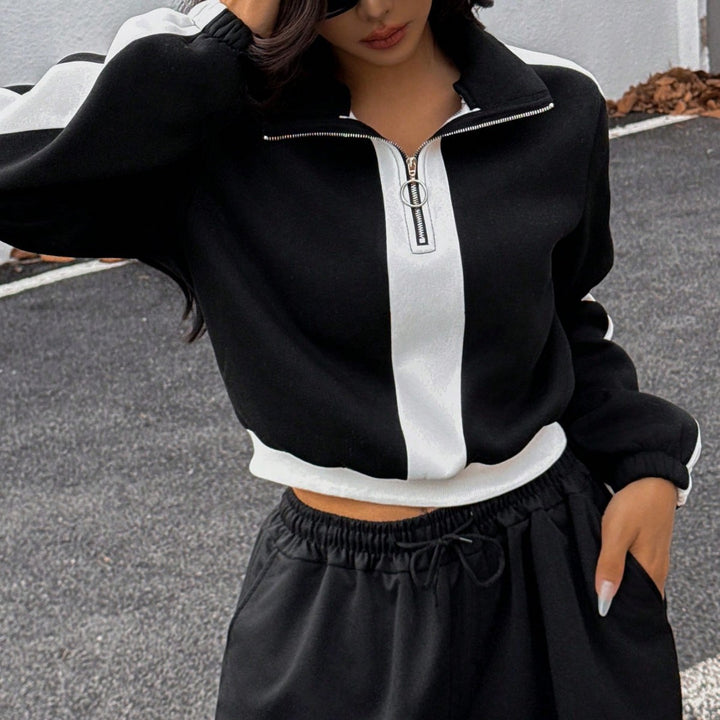 Damen kurzes Sweatshirt mit Halbreißverschluss und elastischer Bund Jogginghose Set – Avérine