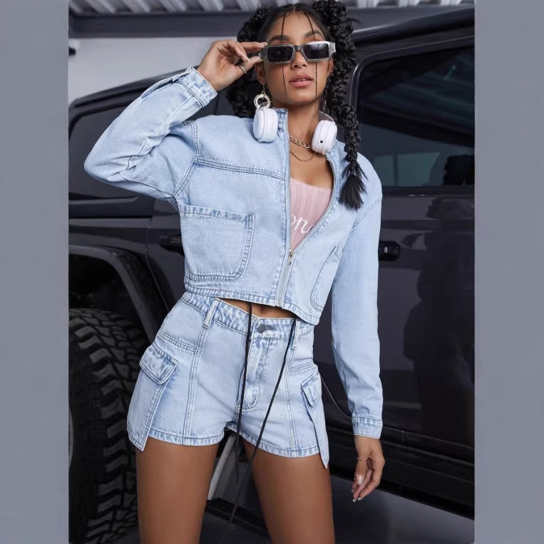 Damen kurzes Denim-Set mit Cropped-Jacke und Cargo-Shorts Echo Archiv