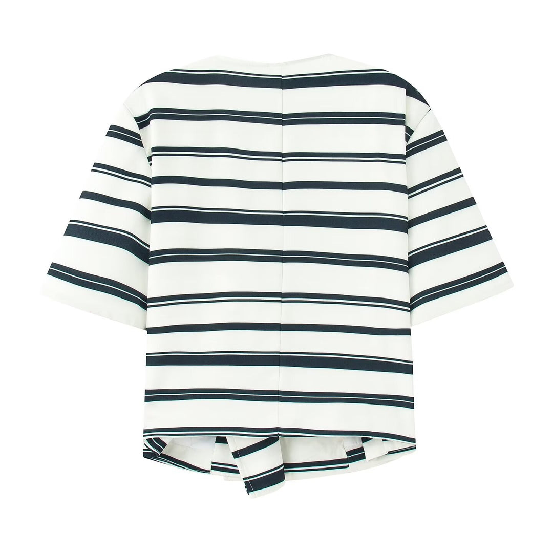 Damen gestreiftes Blazer- und Shorts-Set mit eleganten Knopfdetails Echo Archiv