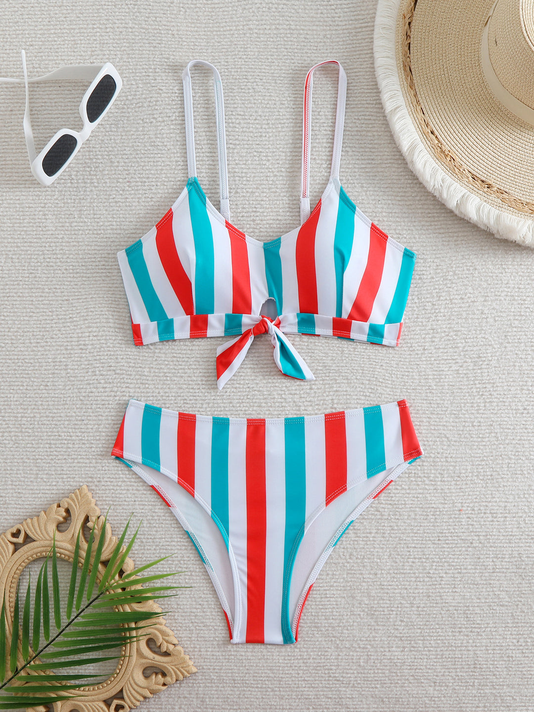 Damen Bandeau-Bikini mit verstellbaren Trägern und Knoten-Detail Echo Archiv
