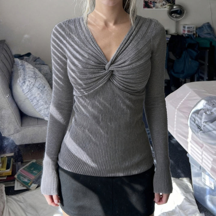 Damen Feinstrick-Pullover mit gedrehtem Vorderteil und taillierter Rippstruktur Echo Archiv