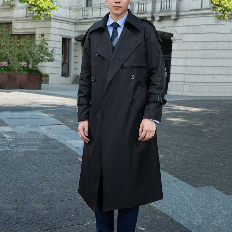 Herren Eleganter langer Trenchcoat mit Bindegürtel und Rückenpasse Echoarchiv