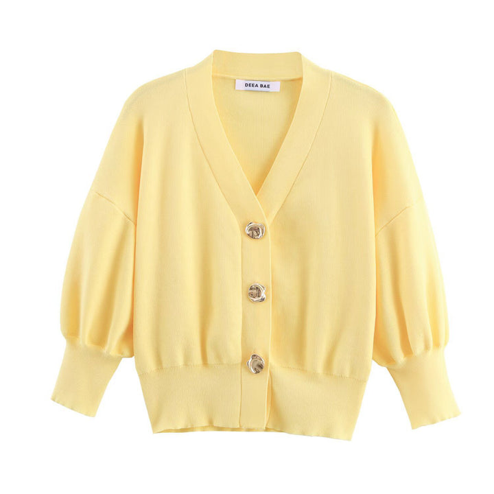 Damen Kurz geschnittener Strickcardigan mit Ballonärmeln und dekorativen Schmuckknöpfen Echoarchiv