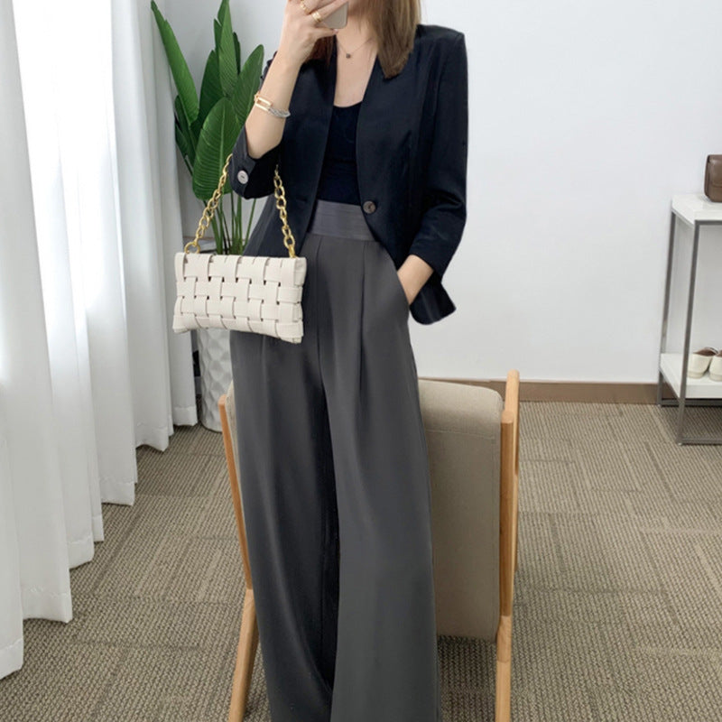 Damen Elegantes, ärmelloses Blazer aus hochwertigem Satin Echoarchiv