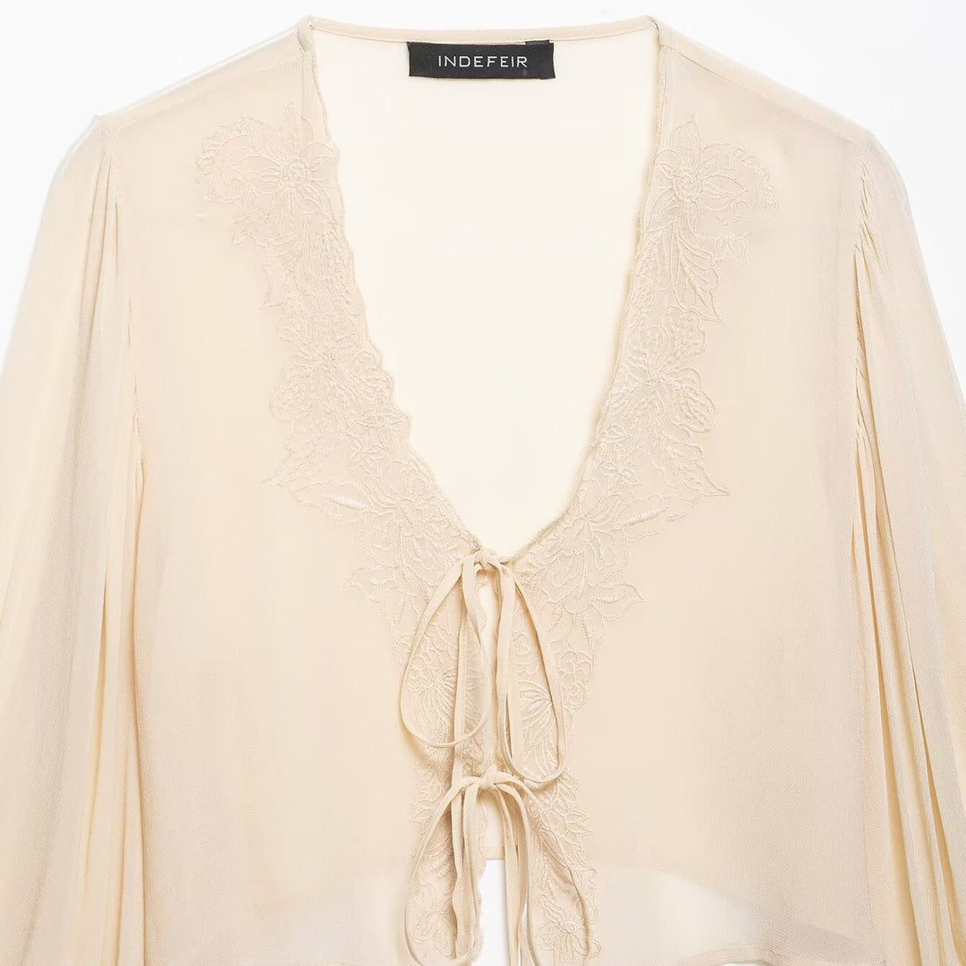 Damen Transparente Chiffon-Bolerobluse mit tiefem V-Ausschnitt, Spitzendetail und Bindebändern Echo Archiv