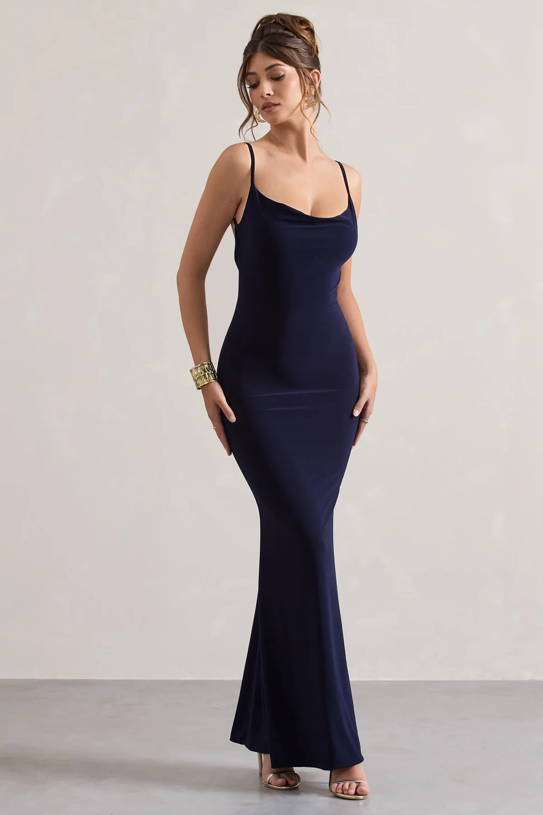 Damen Elegantes Maxikleid mit ansprechendem Spitzenrücken und taillierter Silhouette Echo Archiv