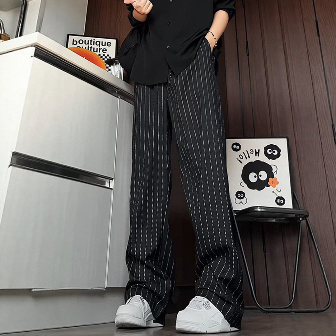 Damen Bequeme Strickhose mit vertikalen Streifen Echoarchiv