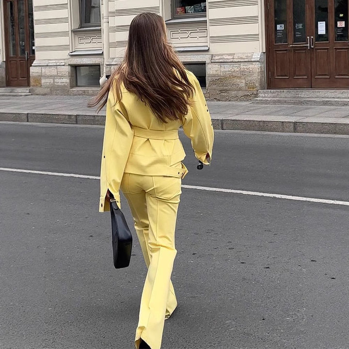 Damen Utility-Blazer mit Bindegürtel und hochtaillierter Bundhose Echoarchiv