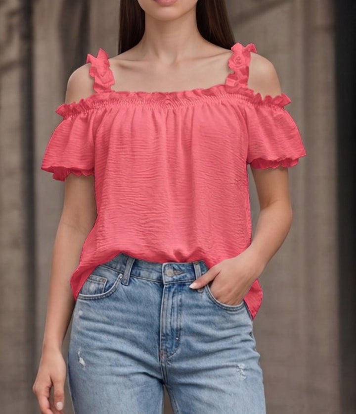 Damen Schulterfreies Crinkle-Top mit Smok-Bandeau, Rüschen‑Trägern und Flügelärmeln Echo Archiv
