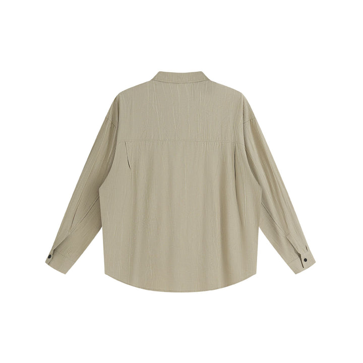 Unisex Oversize Hemdjacke mit strukturierter Längsstruktur, Kentkragen und abgerundetem Saum Echoarchiv